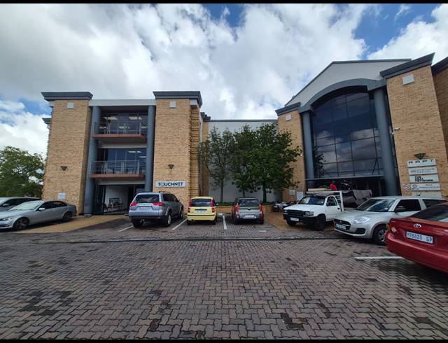 304M² OFFICE TO LET IN SANDTON CENTRAL